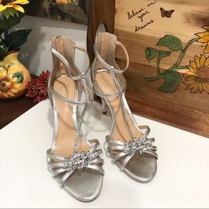 Badgley Mischka Hazel II Jewel Heel Size 10 Silver